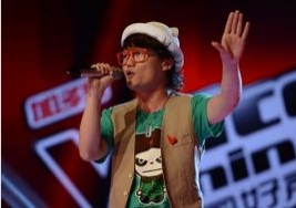 中國(guó)好聲音人選選手丁克森、崔蘭花出席東莞房地產(chǎn)活動(dòng)