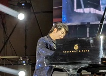 2019年郎朗出席琴街活動！帶來音樂視聽盛宴！